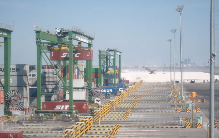 Blok Container Yard Terminal Teluk Lamong